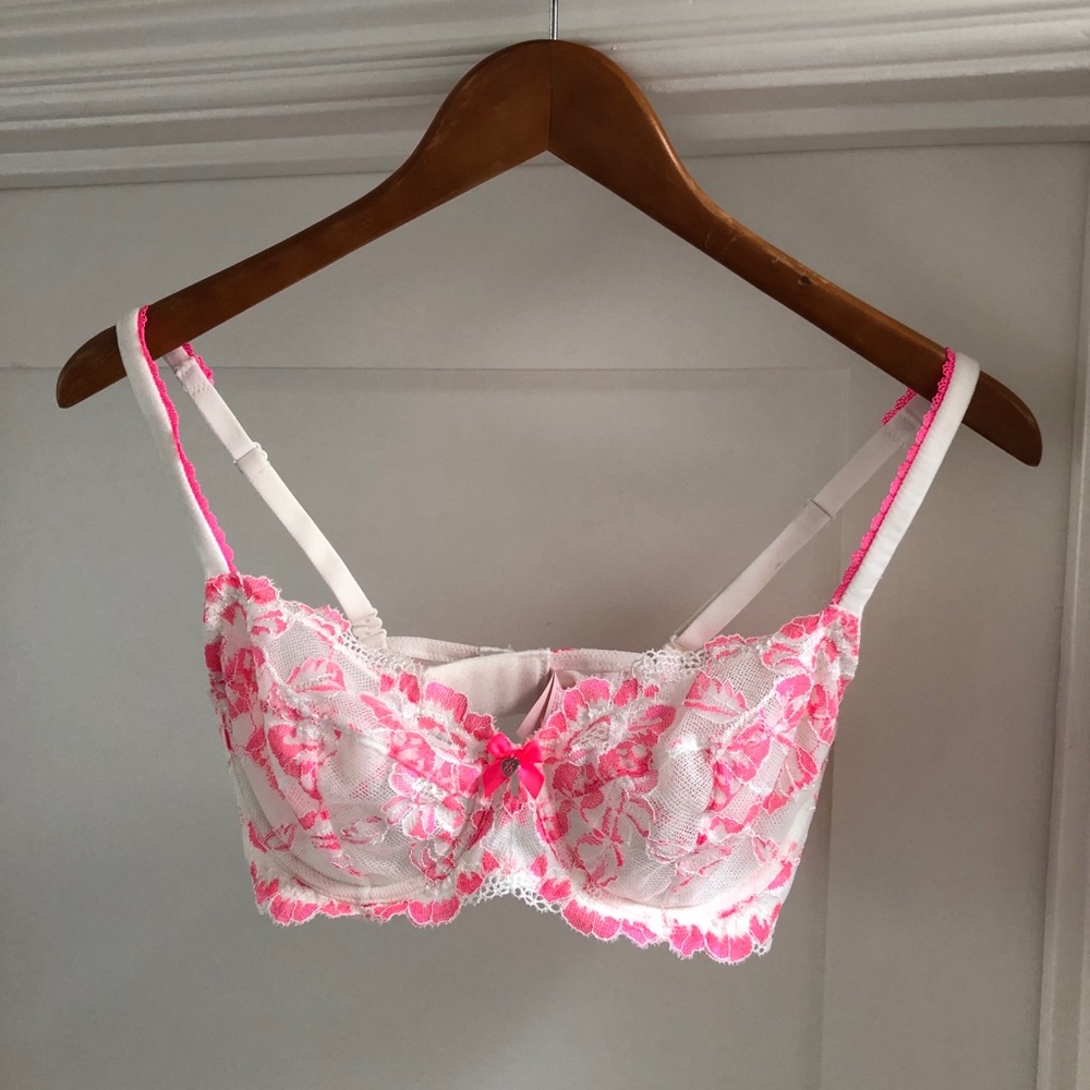 Victoria’s Secret Pink and White Laced Demi Bra